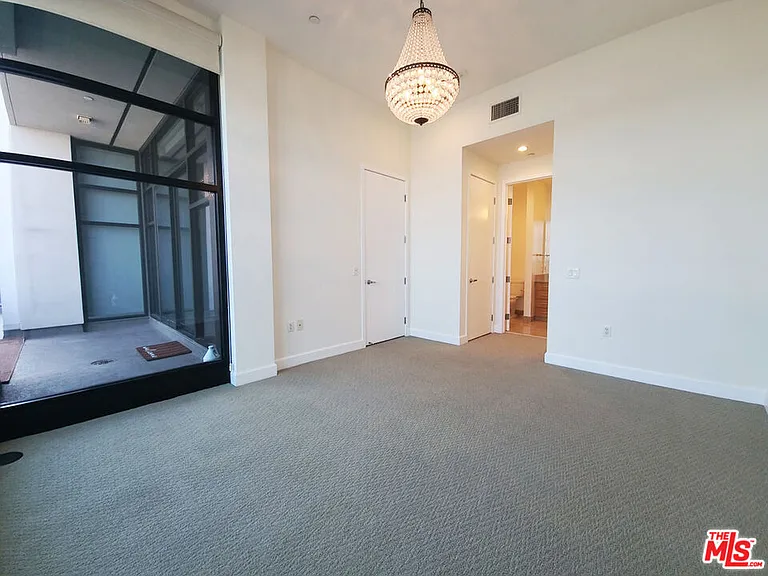3223 W 6th St #602 — Photo 15