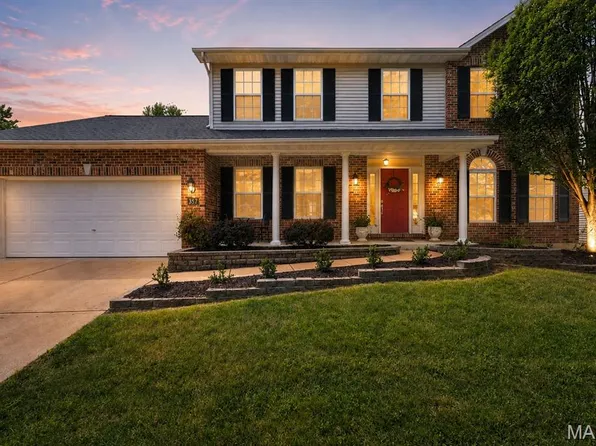 857 Heron Woods Dr, Ballwin, MO 63021