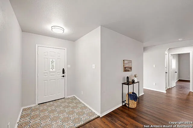 3 bed, 2.0 bath, 1608 sqft, $1,775 — Photo 3