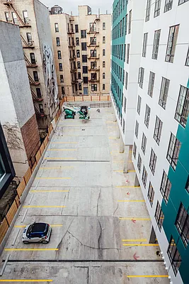 Rented by Nooklyn NYC LLC | media 94