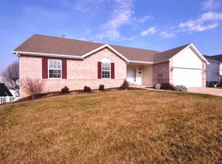 1233 Sweeping Oaks Dr, Saint Charles, MO