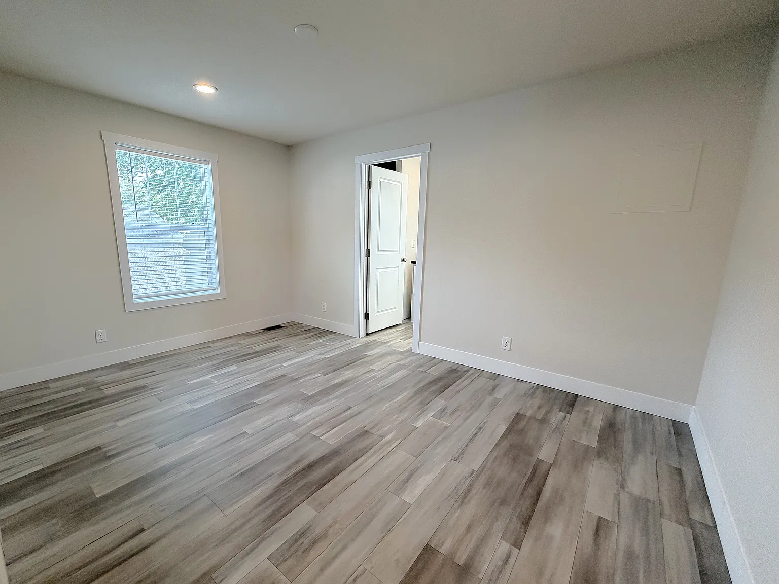 2 bed, 960 sqft, $1,479 — Photo 4
