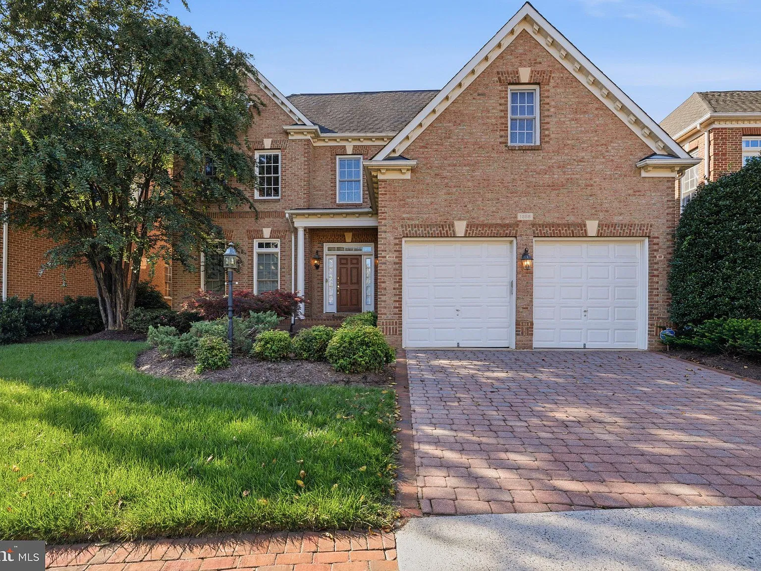 4 bed, 6.0 bath, 4281 sqft, $5,900 — Photo 2
