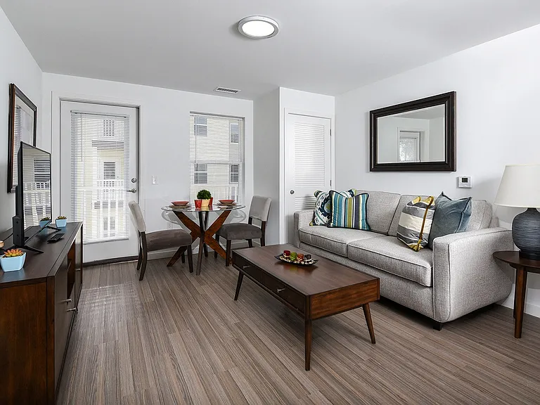 Tiffin Pointe — Photo 11