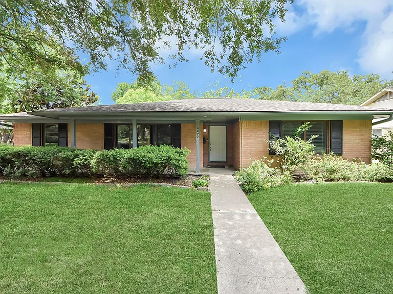 4422 Nenana Dr — Photo 2