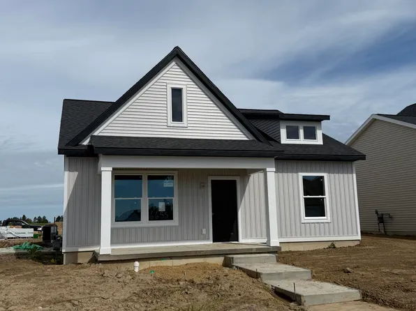 6655 Bellflower Dr, Zeeland, MI 49464