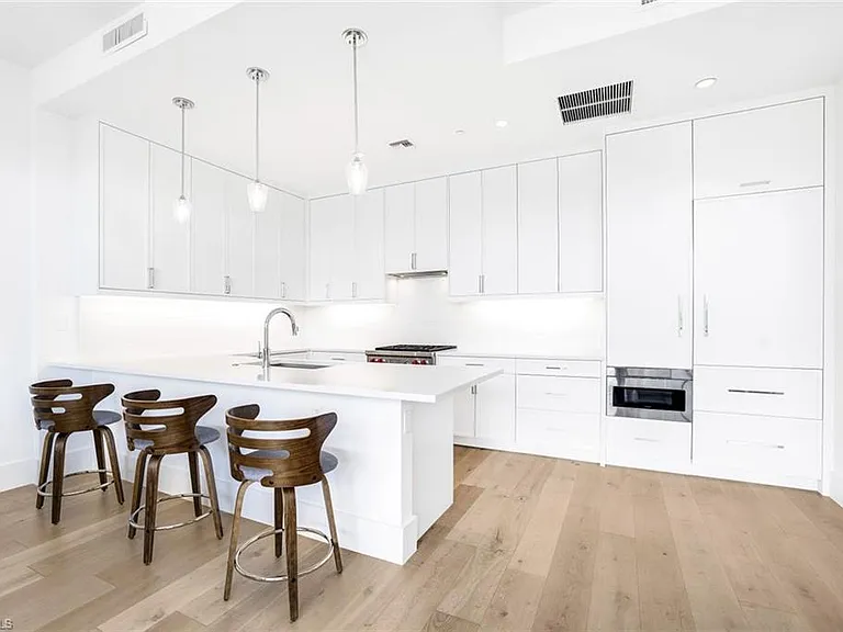 850 Central Ave #207 — Photo 8