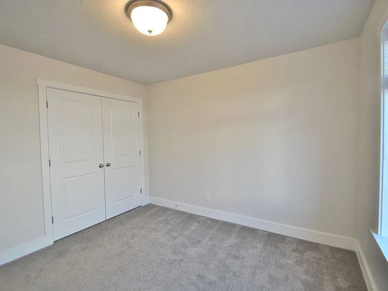 2049 N 380 E — Photo 11