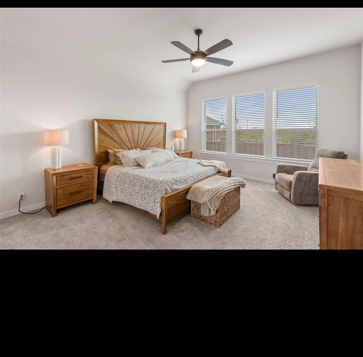3 bed, 1970 sqft, $2,400 — Photo 2
