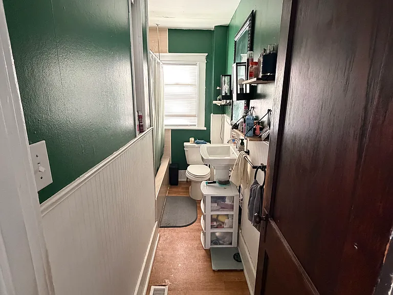 1327 4th Ave — Photo 8