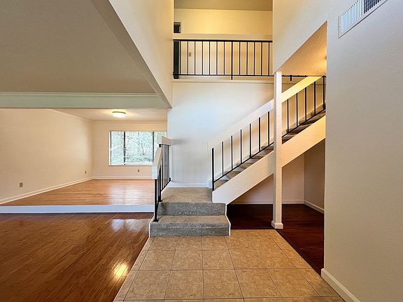 4th image of 1132 Estates Dr