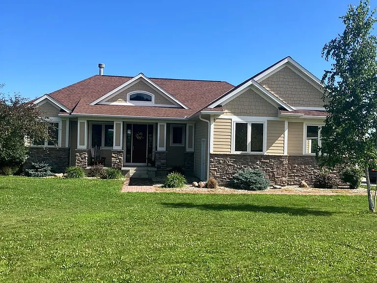220 Meadow Woods Dr — Photo 24