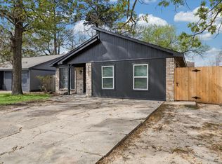 8611 Valley Rock Dr, Houston, TX 77078