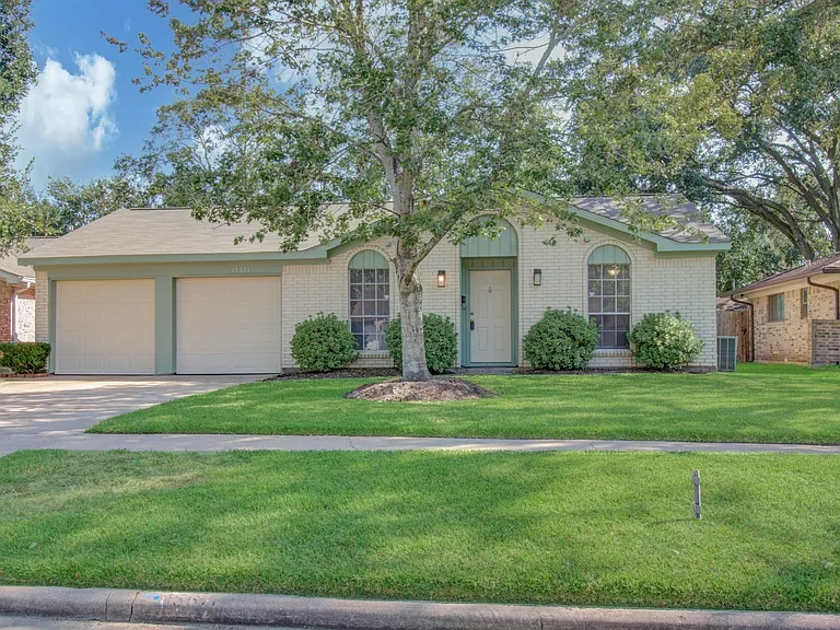 15611 La Casa Ln — Photo 1