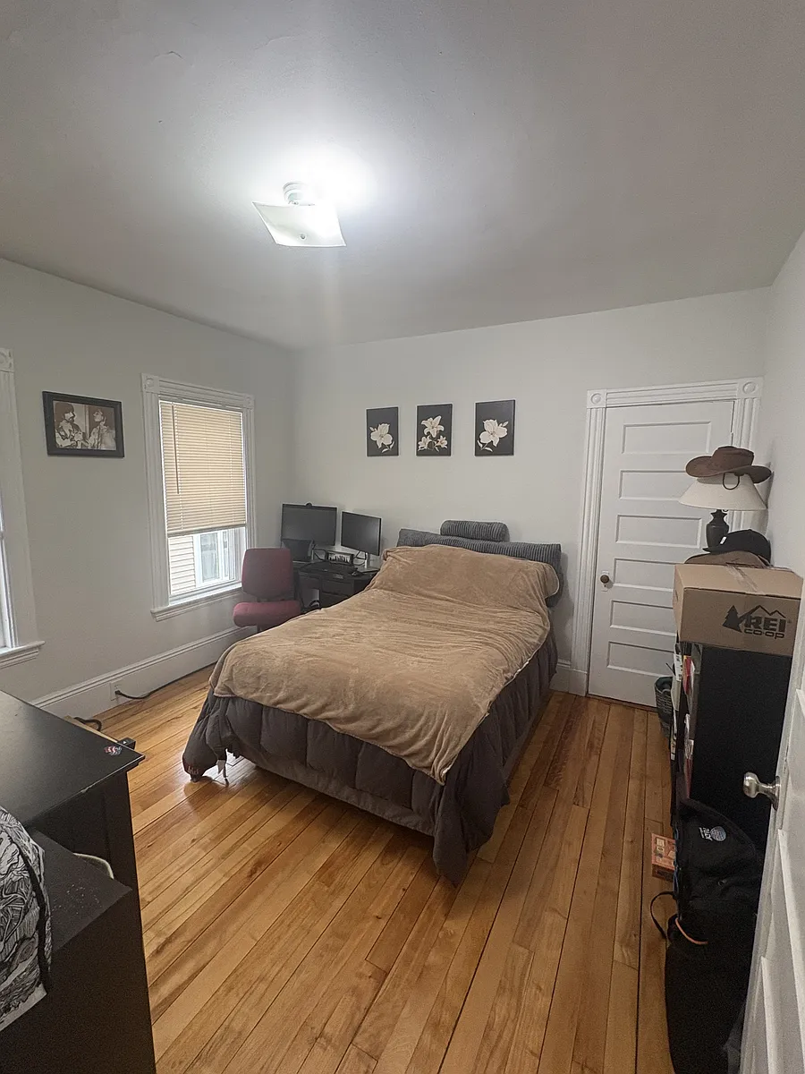 Building Photo - 663 Washington St #2