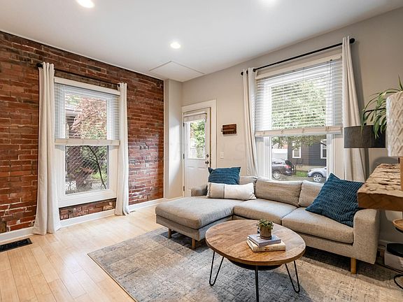 4th image of 1055 Michigan Ave