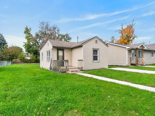 2222 E 24th St, Des Moines, IA 50317