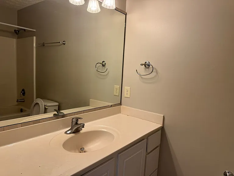 105 Farina Dr — Photo 17