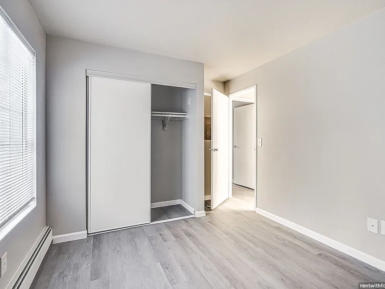 Stonecreek Apartments — Photo 41