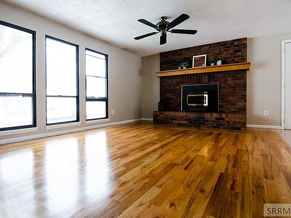 2nd image of 688 Mark Ave