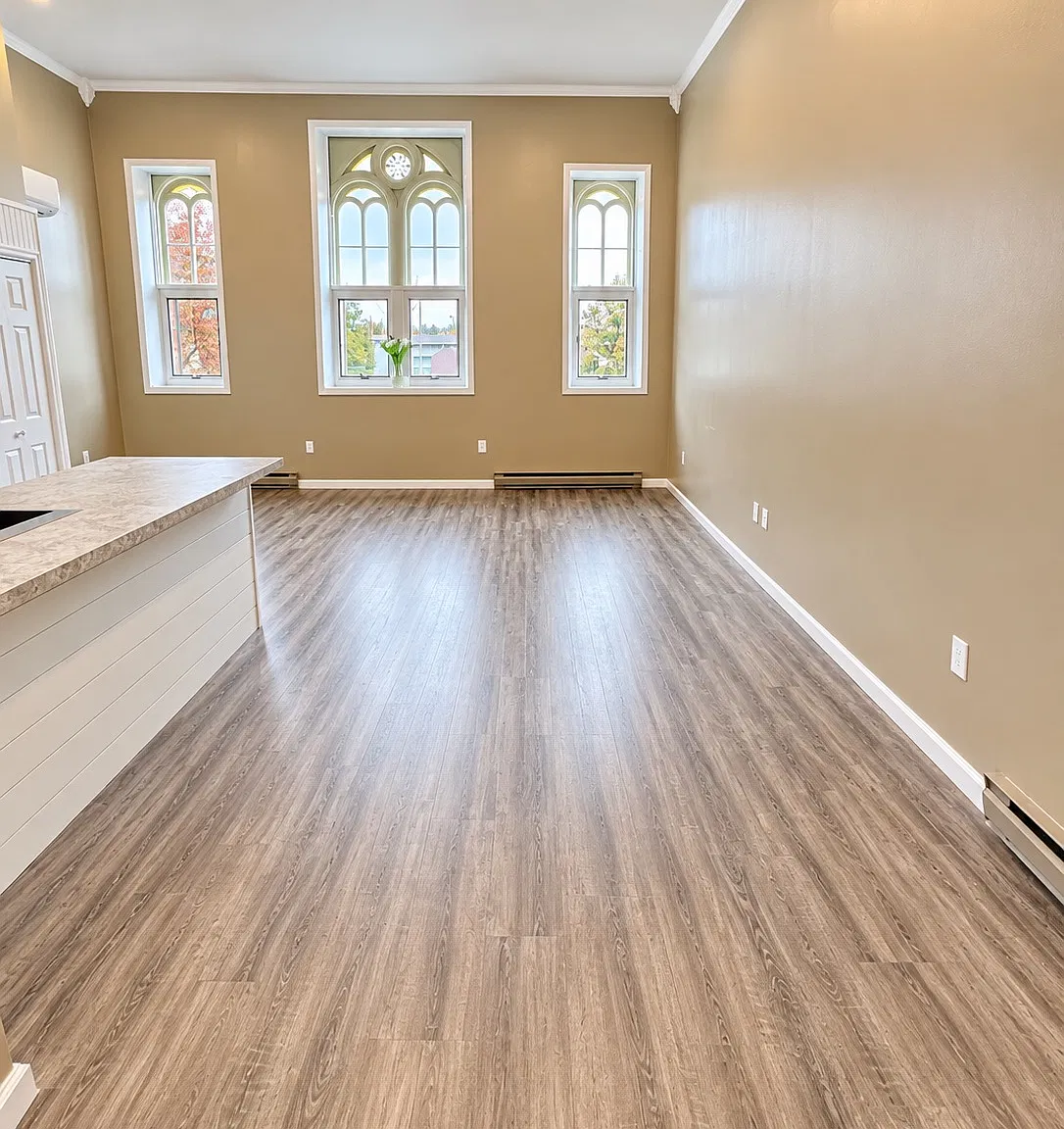 1 bed, 1000 sqft, $1,600 — Photo 2