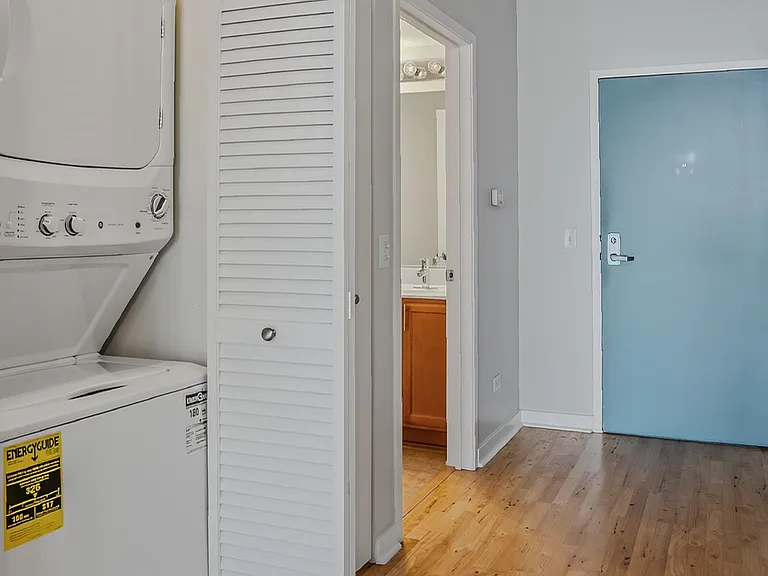 50 E 16th St #1210 — Photo 10