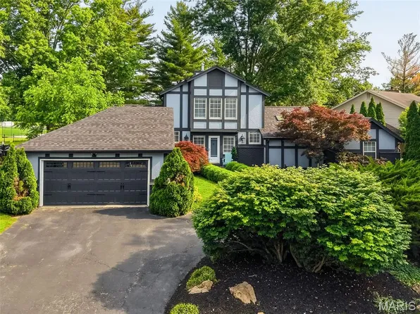 14954 Claymont Estates Dr, Chesterfield, MO 63017