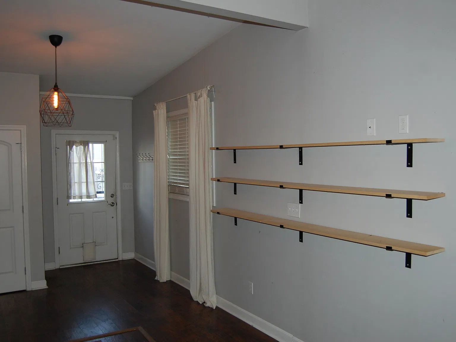 2 bed, 1142 sqft, $1,700 — Photo 2