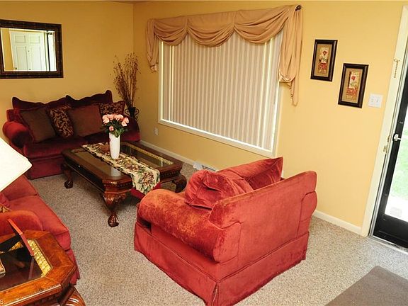 2nd image of 4012 Wexford Dr