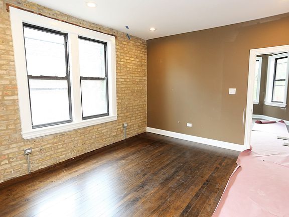 2nd image of 2017 N Hoyne Ave #2R
