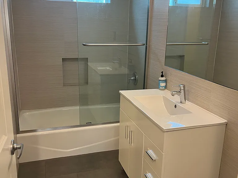 102 N Hayworth Ave #3 — Photo 11