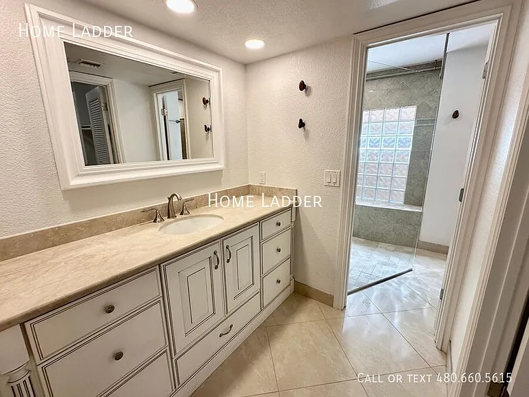 8084 E Del Laton Dr — Photo 11