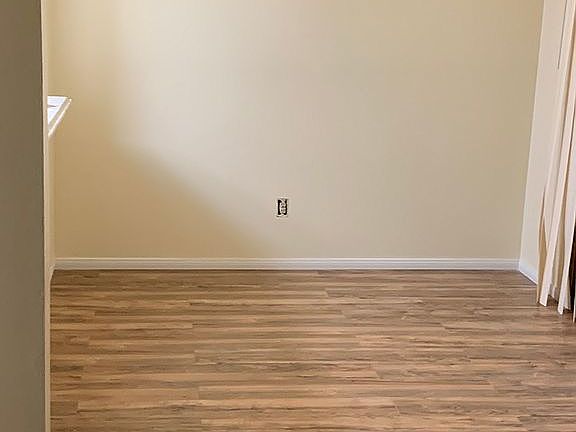4th image of 1025 N Tippecanoe Ave Unit 102