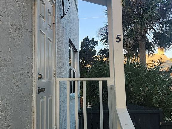 3rd image of 150 S Grandview Ave APT 5
