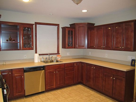 1st flr kitchen - right side