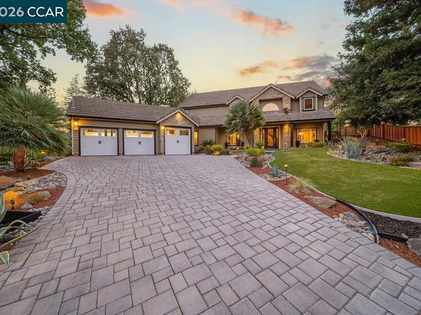 101 Amigo Ln, Walnut Creek, CA 94596