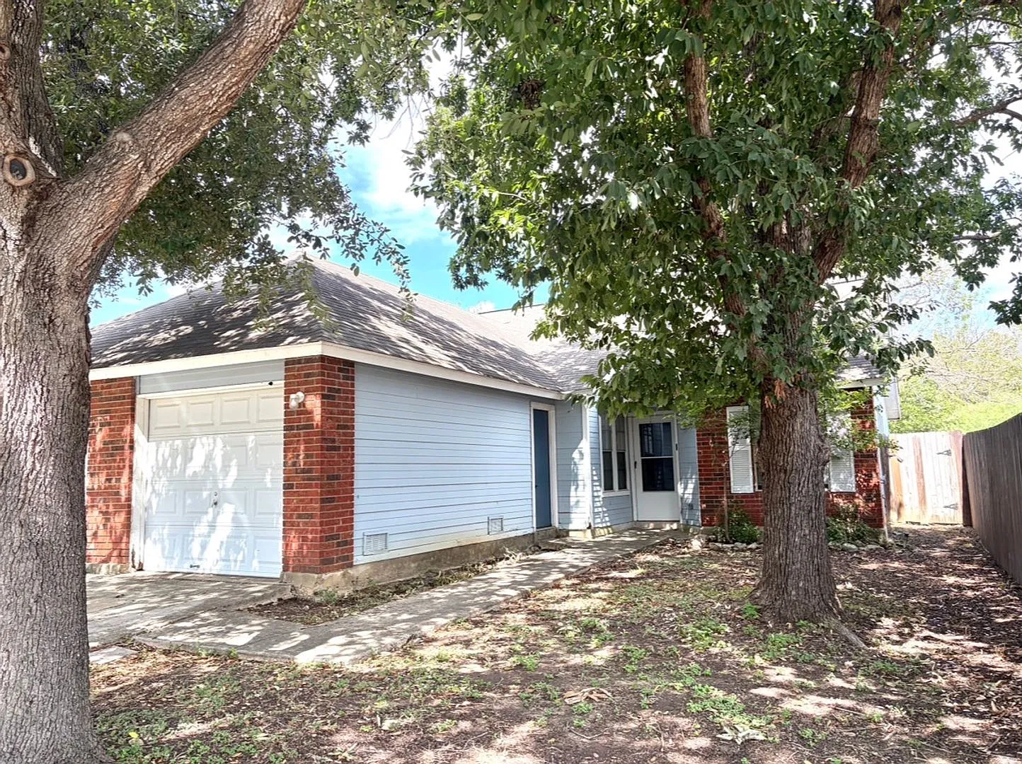 9221 Shadow Crest — Photo 2