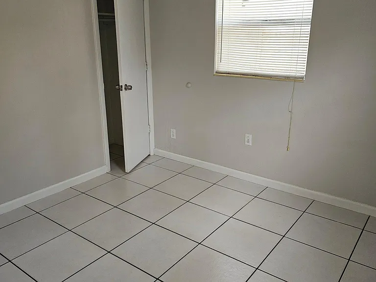 2922 Shore Dr — Photo 7