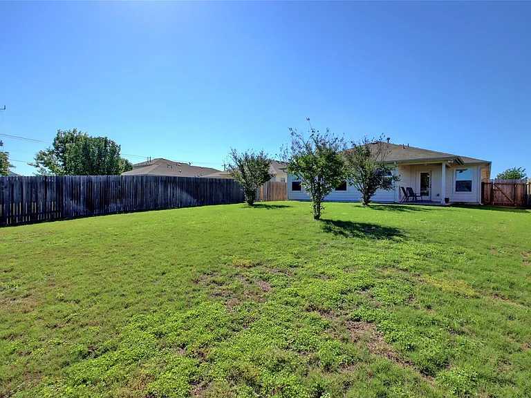 2731 Herrington Cv — Photo 35