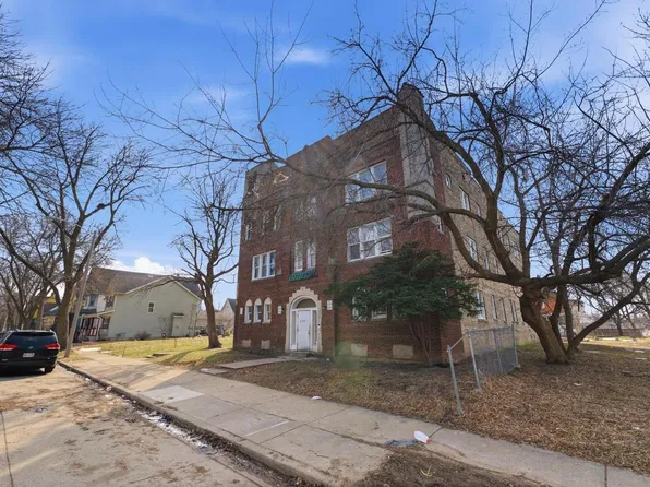 2453 North 17th STREET, Milwaukee, WI 53206