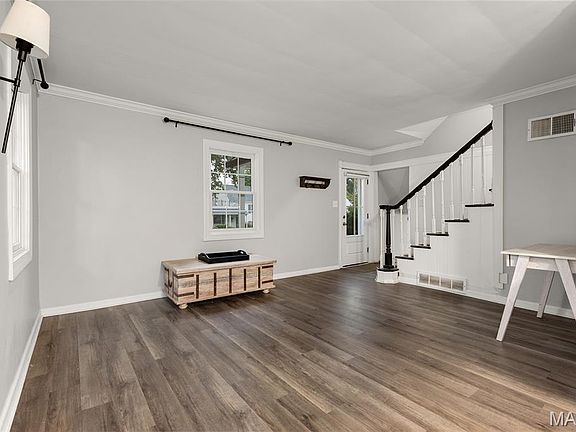 2nd image of 1133 N Harrison Ave