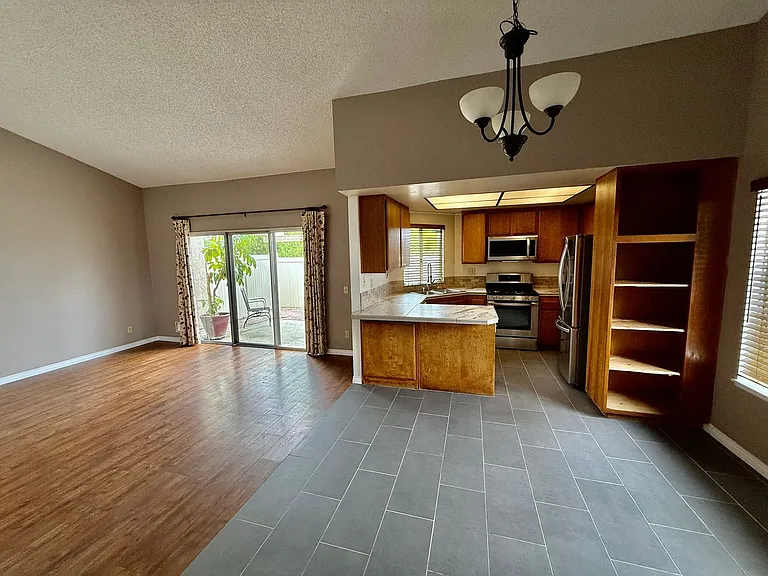 1171 Stone Pine Ln #F — Photo 4