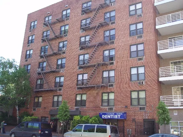 81-14 Baxter Avenue image 1 of 12