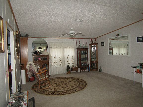 3rd image of 213 SE Charmont Ln