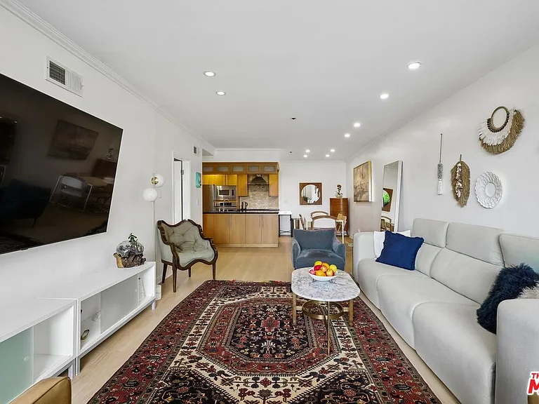 125 Montana Ave #304 — Photo 13