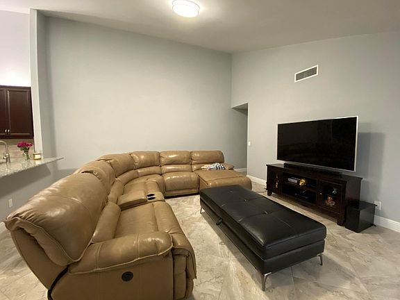 3rd image of 902 Timberlane Circle #9b