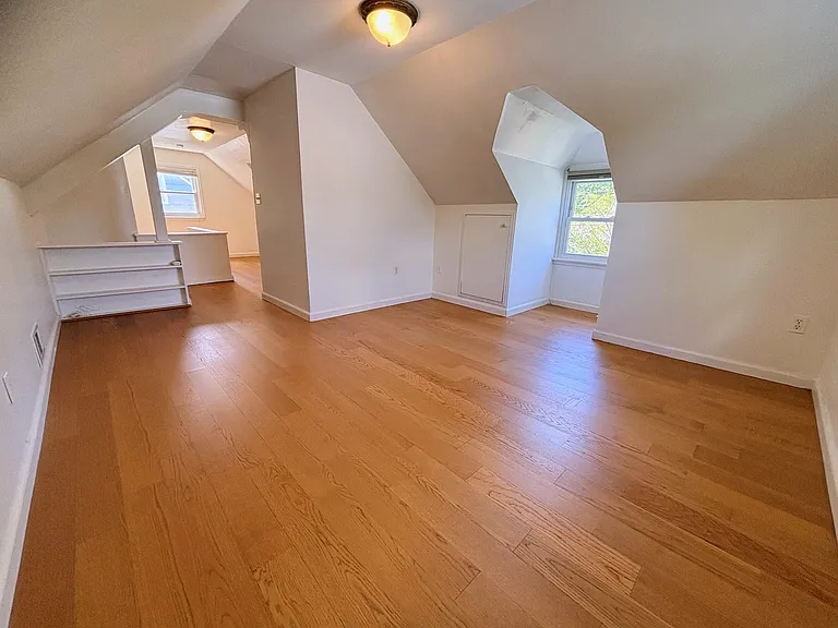 174 N Passaic Ave — Photo 10