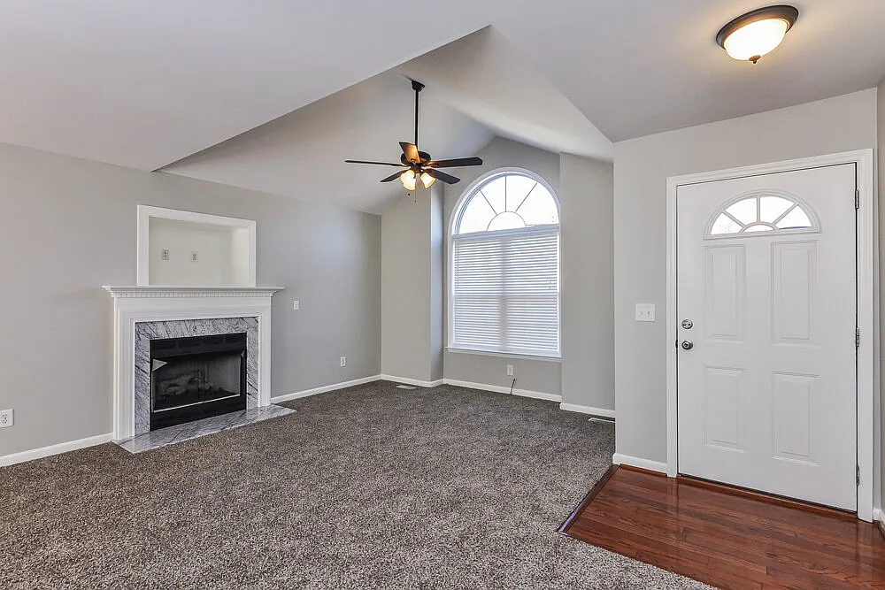 3 bed, 2.0 bath, 1400 sqft, $1,880 — Photo 3