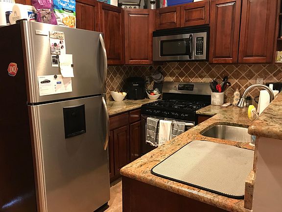 3rd image of 243 Pearsall Ave APT 2R