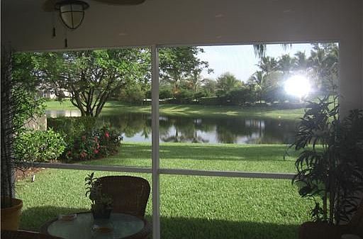 Home For Sale In Villagewalk